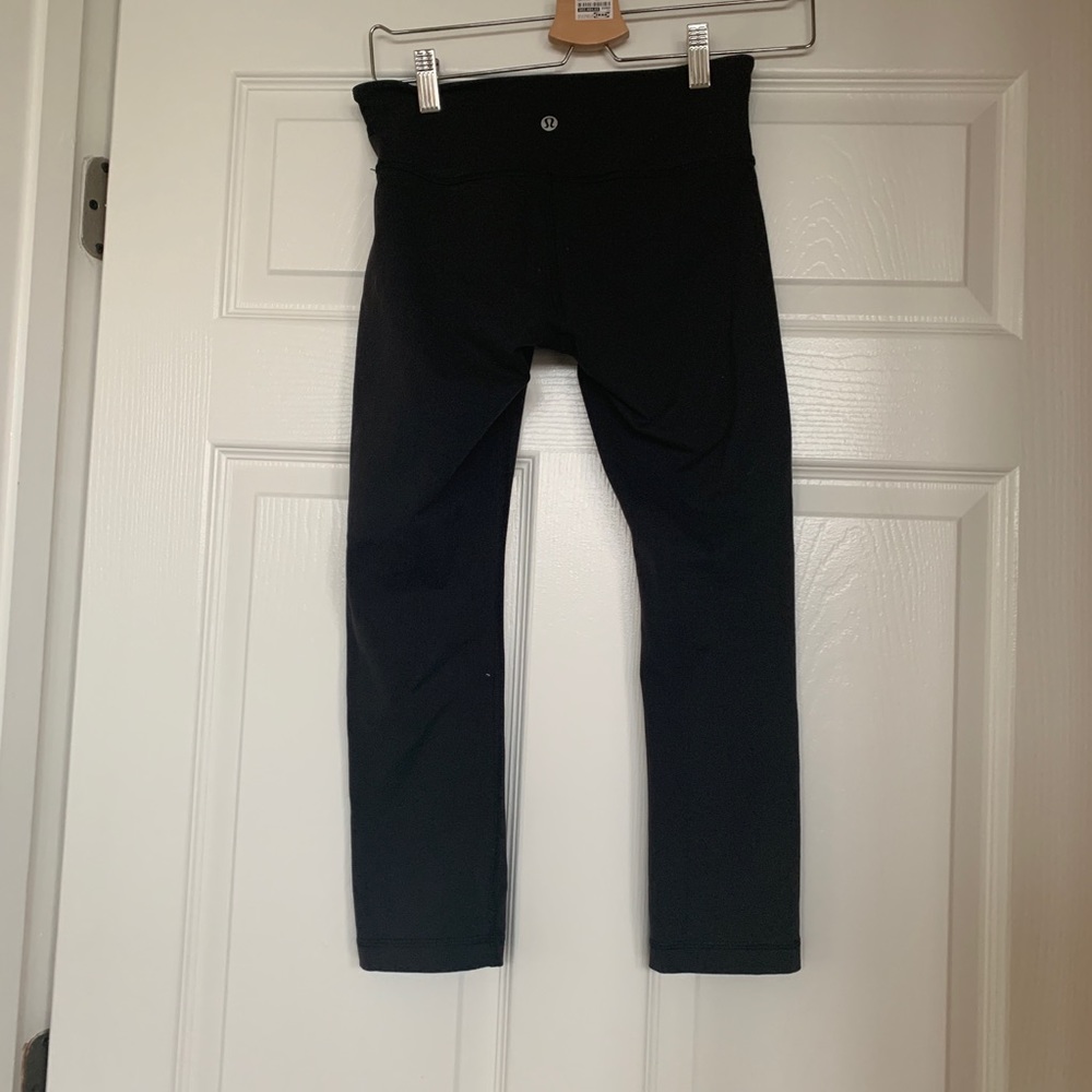 Size 4- Lululemon Capri pants